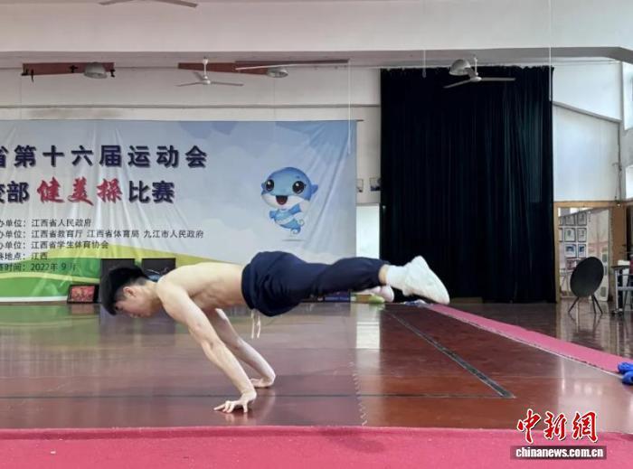 动作, 单的理由 动作, 单的理由