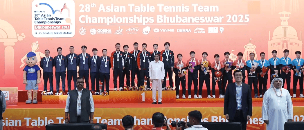 女队颁奖都, 俗习惯, 们自己给自 女队颁奖都, 俗习惯, 们自己给自